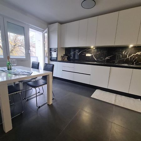 Hall Of Fame -Center Apartment Split Luaran gambar